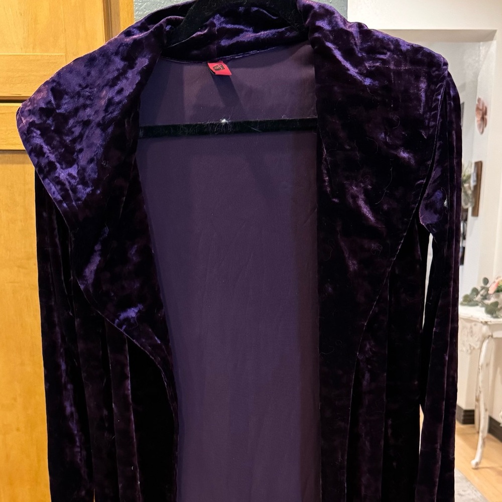 Velvet Witchy Hooded Robe – Deep Purple Gothic Long Sleeve Cloak (S/M)